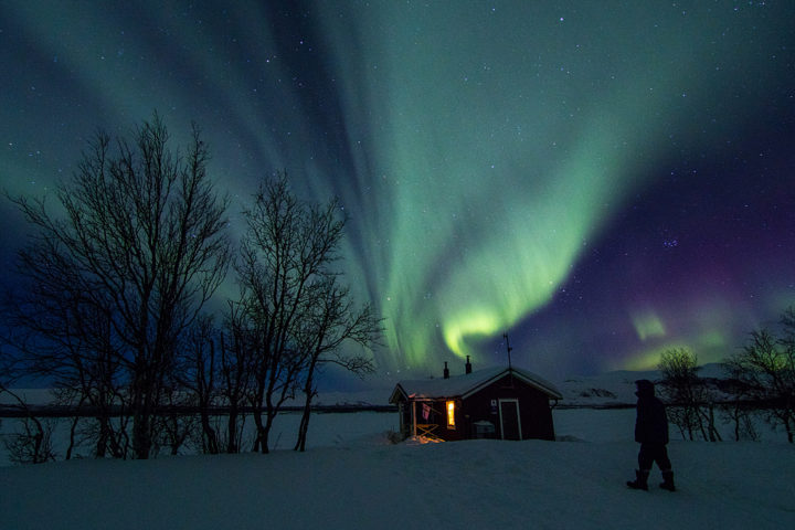How to dress for northern lights watching
